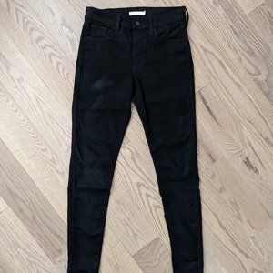 Levi's 720 High Rise Jeans - size 28